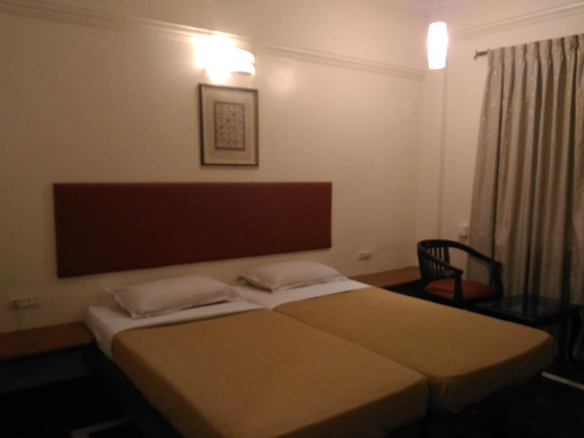 Woody'S Hotel บังกาลอร์ ภายนอก รูปภาพ